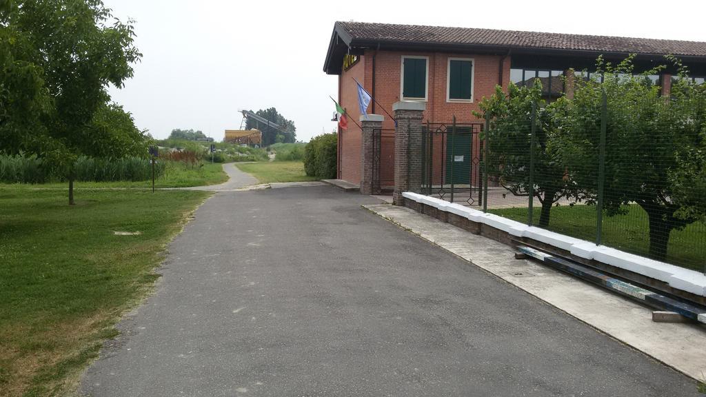 Albergo Del Po Viadana Exterior photo